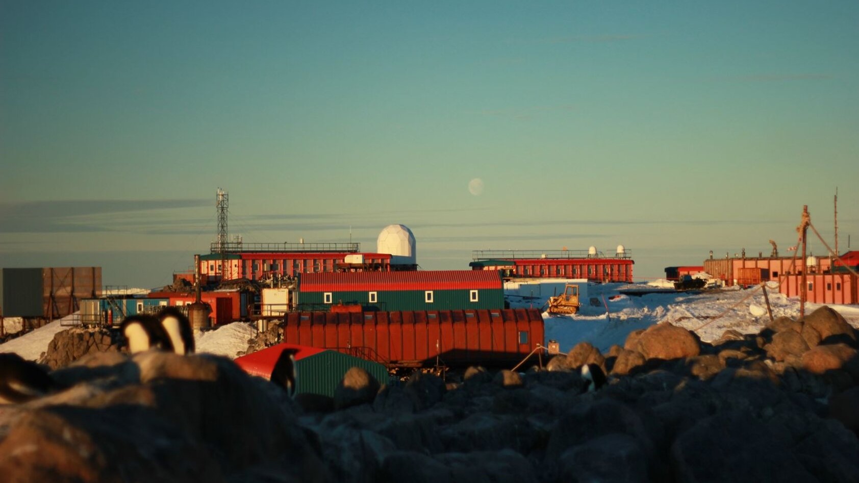 Mission à la base Dumont d'Urville, Antarctique